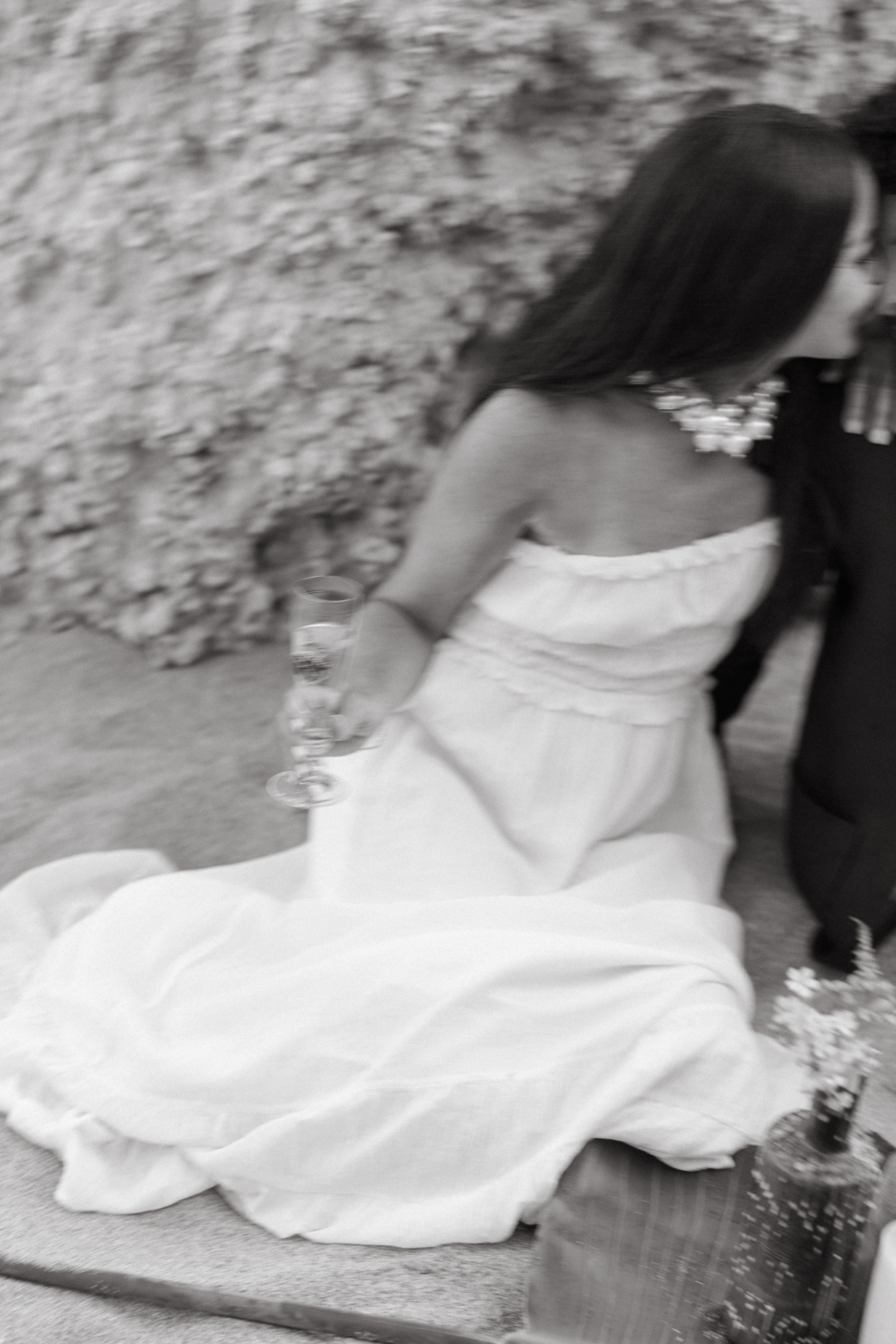 Elegant wedding setup in Andalusia with artistic and personalized decor. 